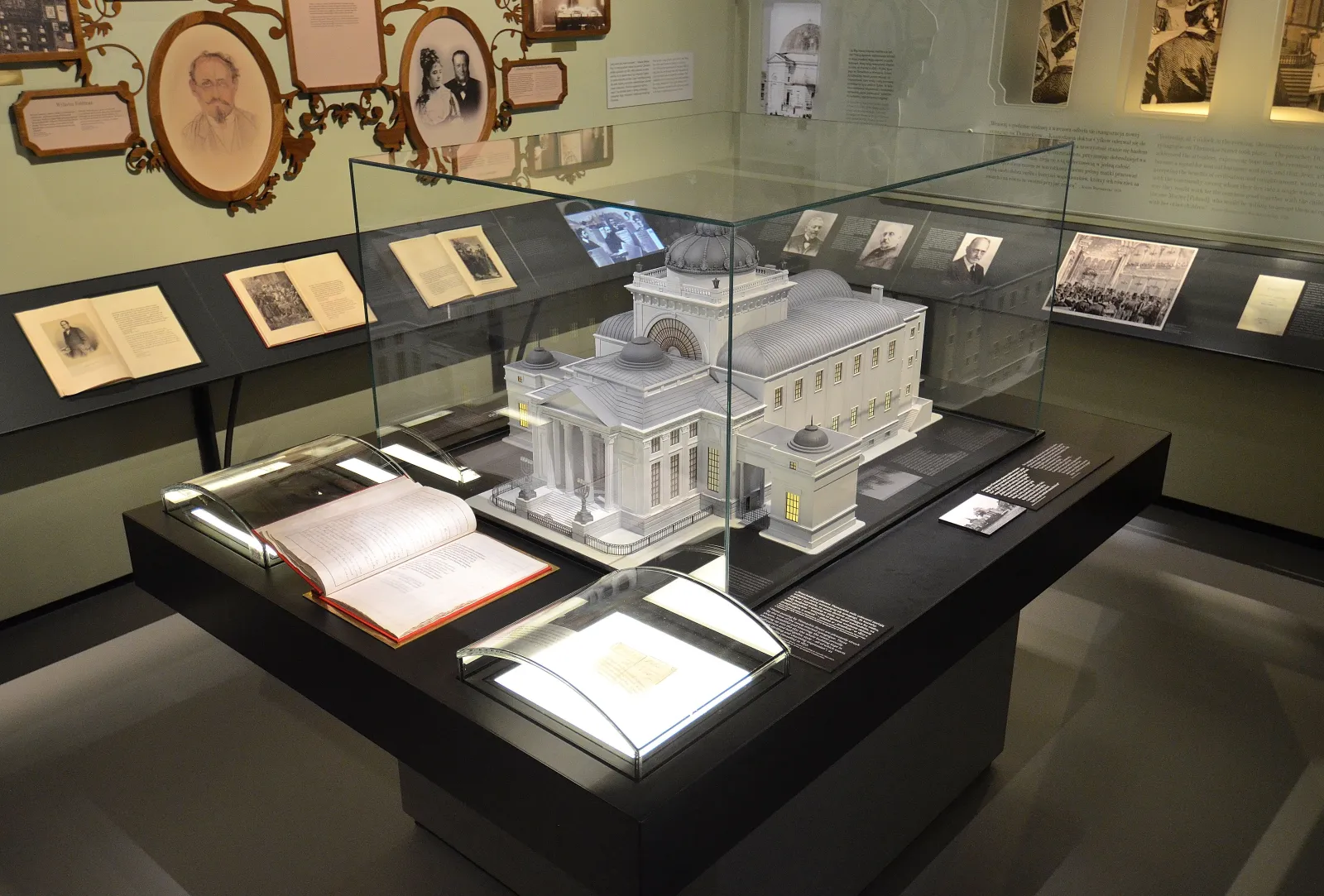 POLIN Muzeum Historii Żydów Polskich